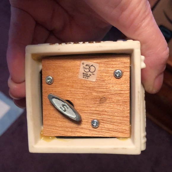 Vintage Dept. 56 Sno Babies Winter Tales Ceramic Figurine Music 🎶 Box - Picture 7 of 17